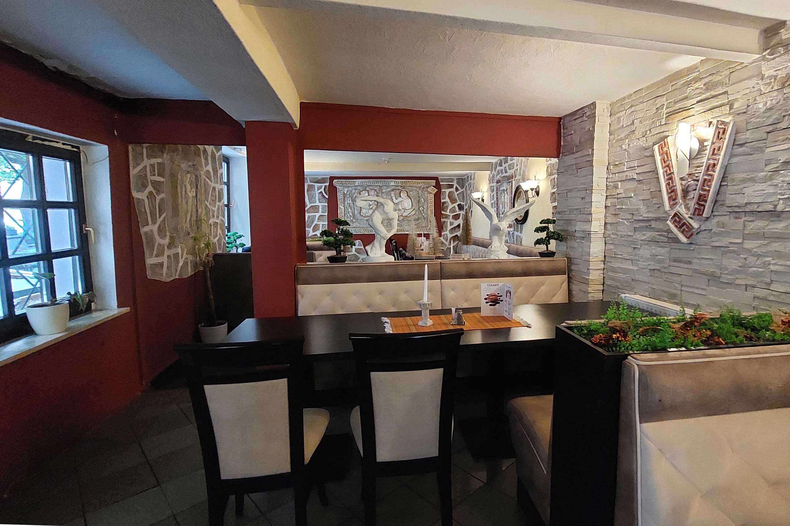 Restautant-Olympia-Friedland-Gyros-Souvlaki-Zaziki-Retsina-trinken