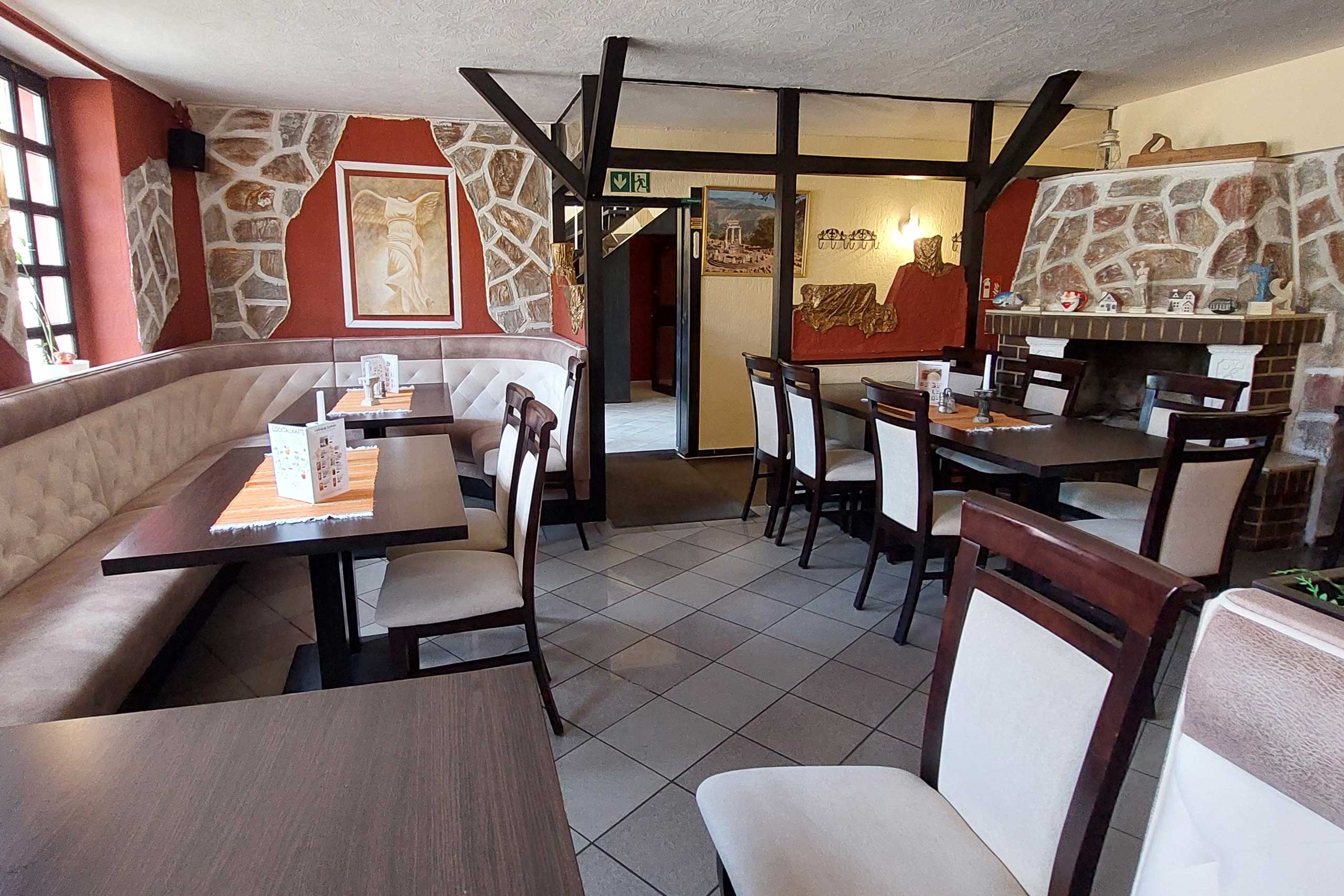 Restautant-Olympia-Friedland-ouzo-retsina-griechischer-wein-lecker-essen-mittagstisch