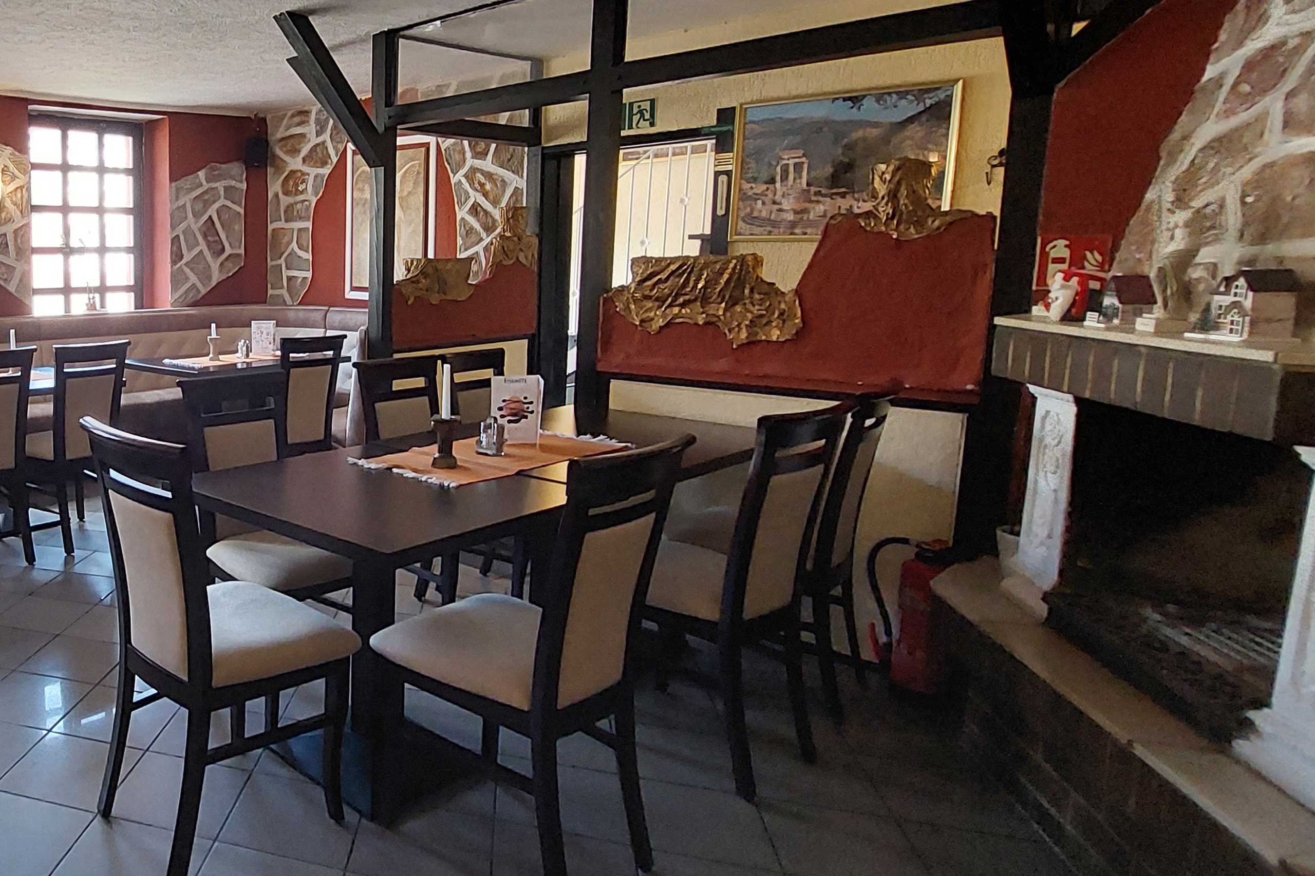 Restautant-Olympia-Friedland-ouzo-retsina-griechischer-wein